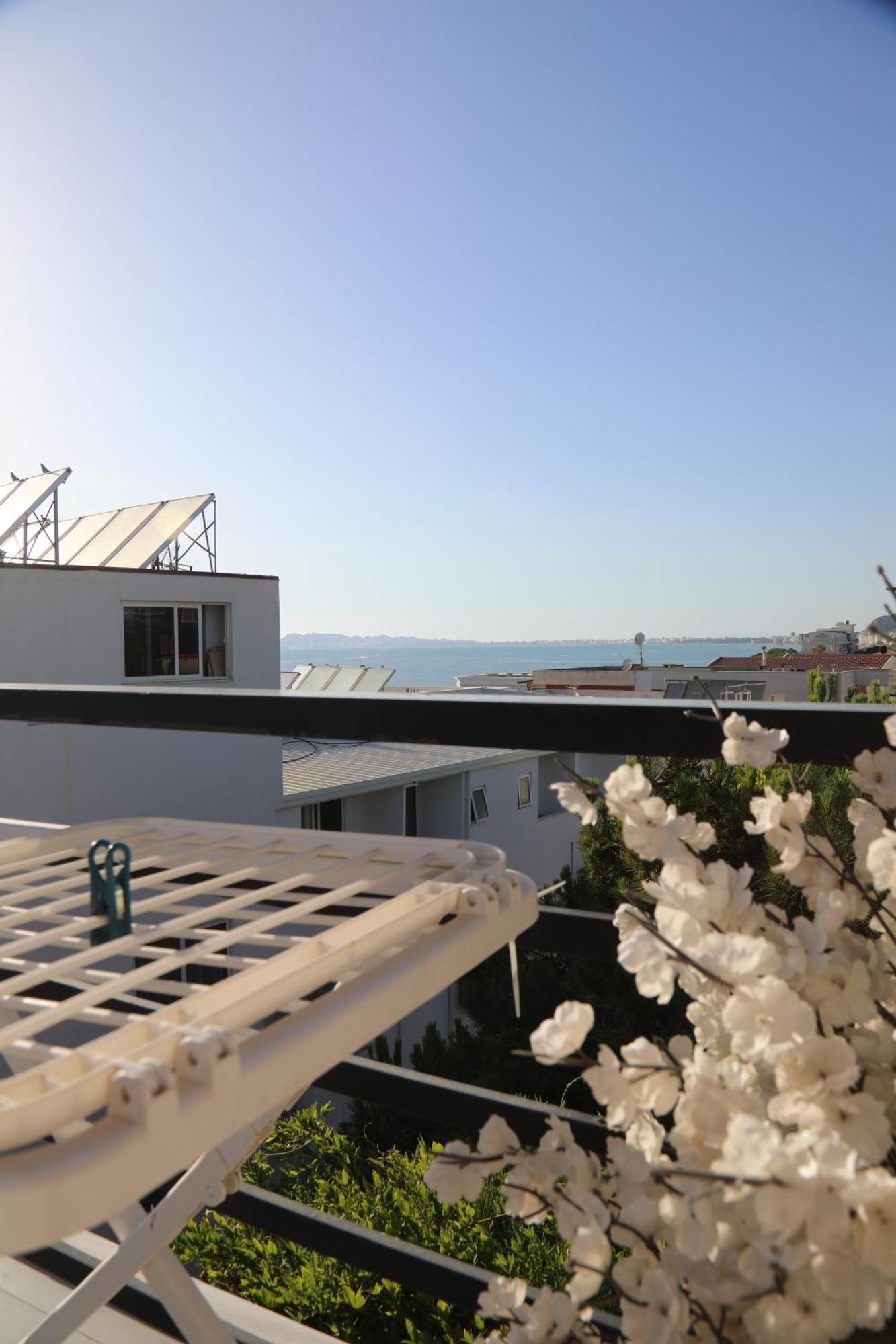 Sea View Apartments Golem  Exterior photo