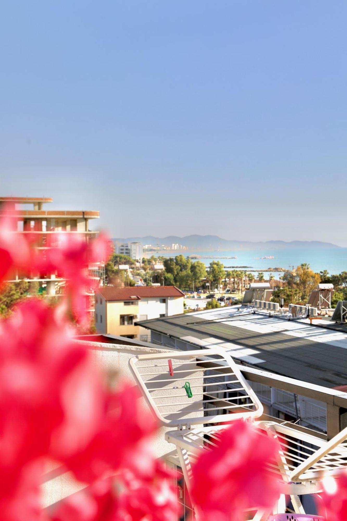 Sea View Apartments Golem  Exterior photo